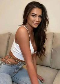 Esenyurt Escort Bayan Cansuyla Gecelerin Vazgeçilmezi